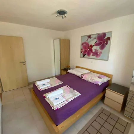 In Starigrad-paklenica 54154