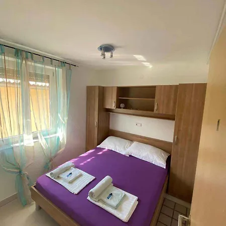 Apartment In Starigrad-paklenica 54154